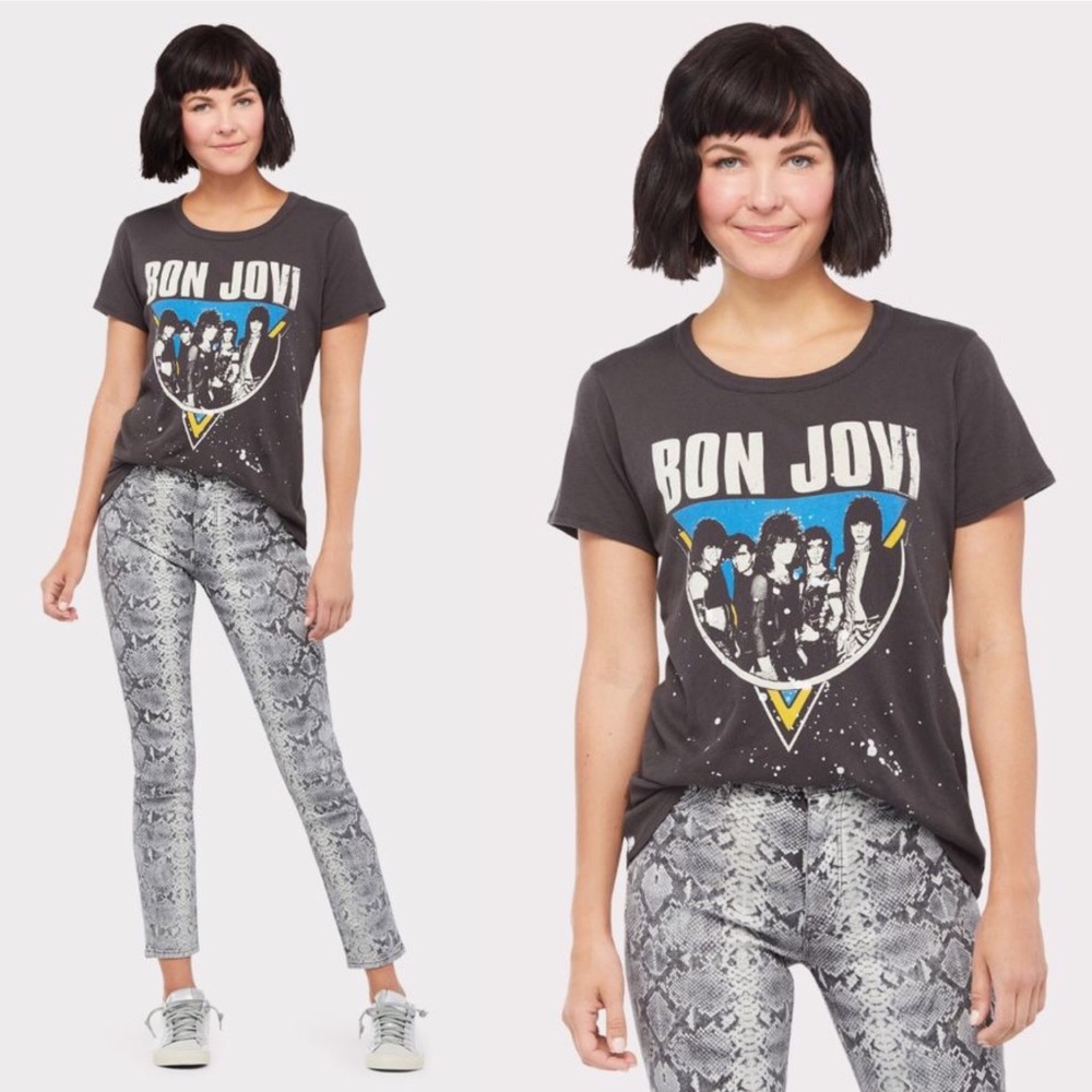 Chaser Vintage Black Bon Jovi Graphic Tee. Size Sm